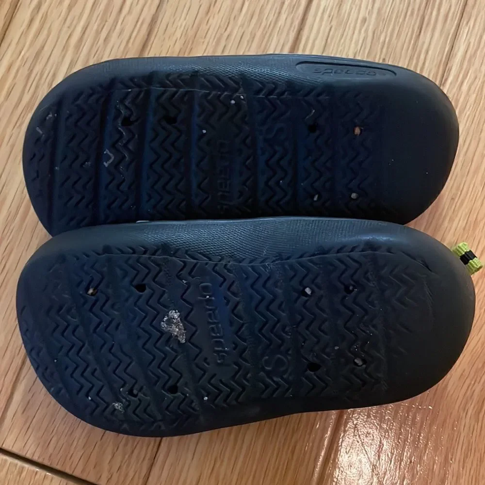 Toddler speedo swim shoes 💧